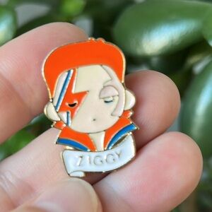 Brand new FAMOUS ICON collection enamel pin Ziggy Stardust